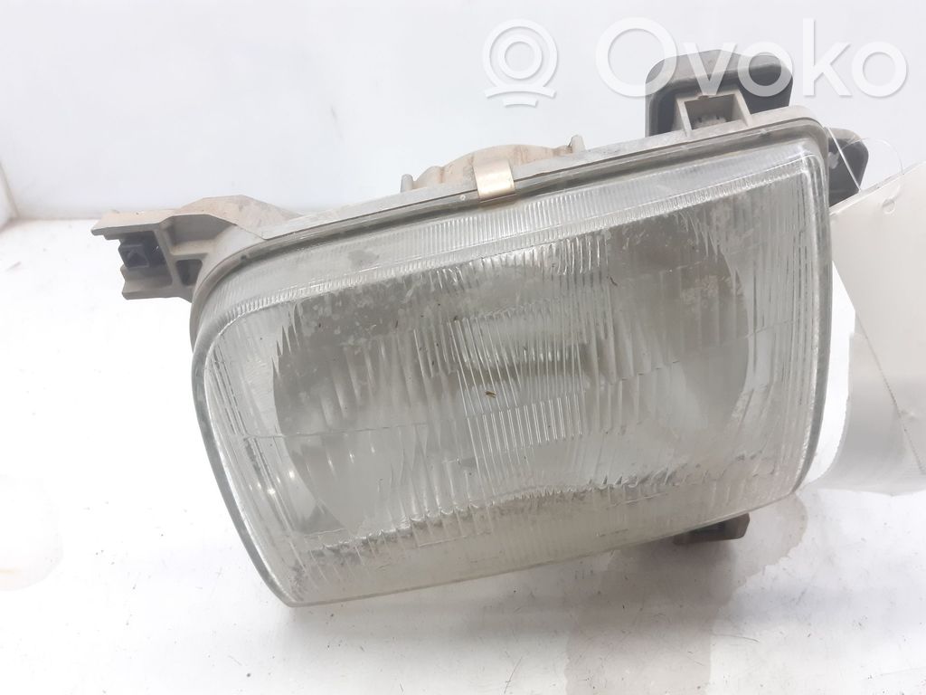 Nissan PickUp Phare frontale 