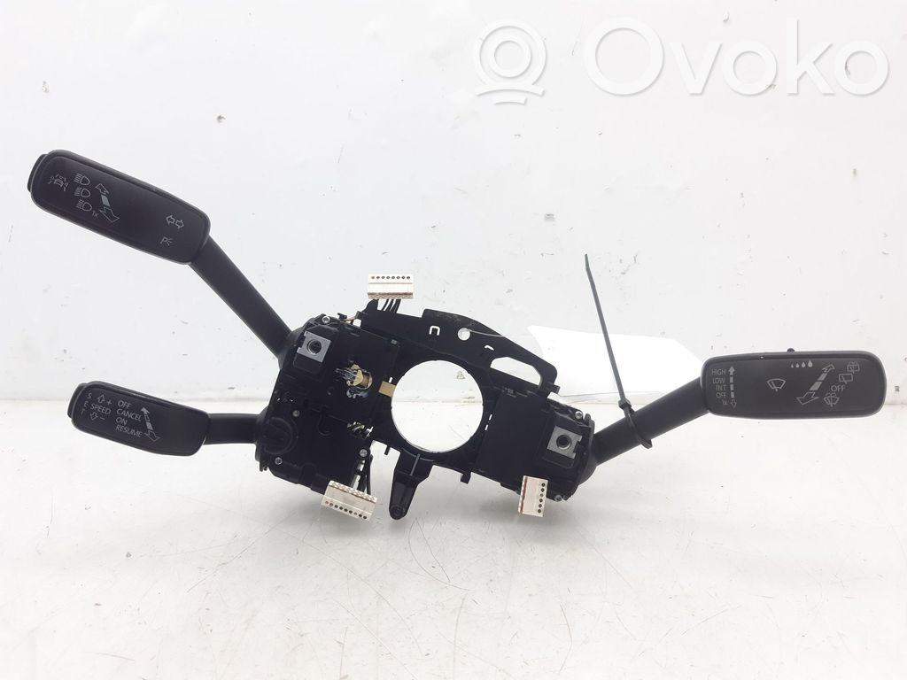 Seat Leon (5F) Interruptores/botones de la columna de dirección 