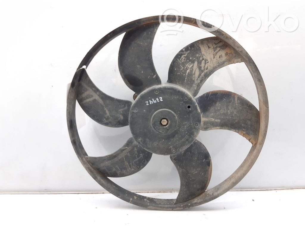 Elektryczny wentylator chłodnicy   4T168C607LA