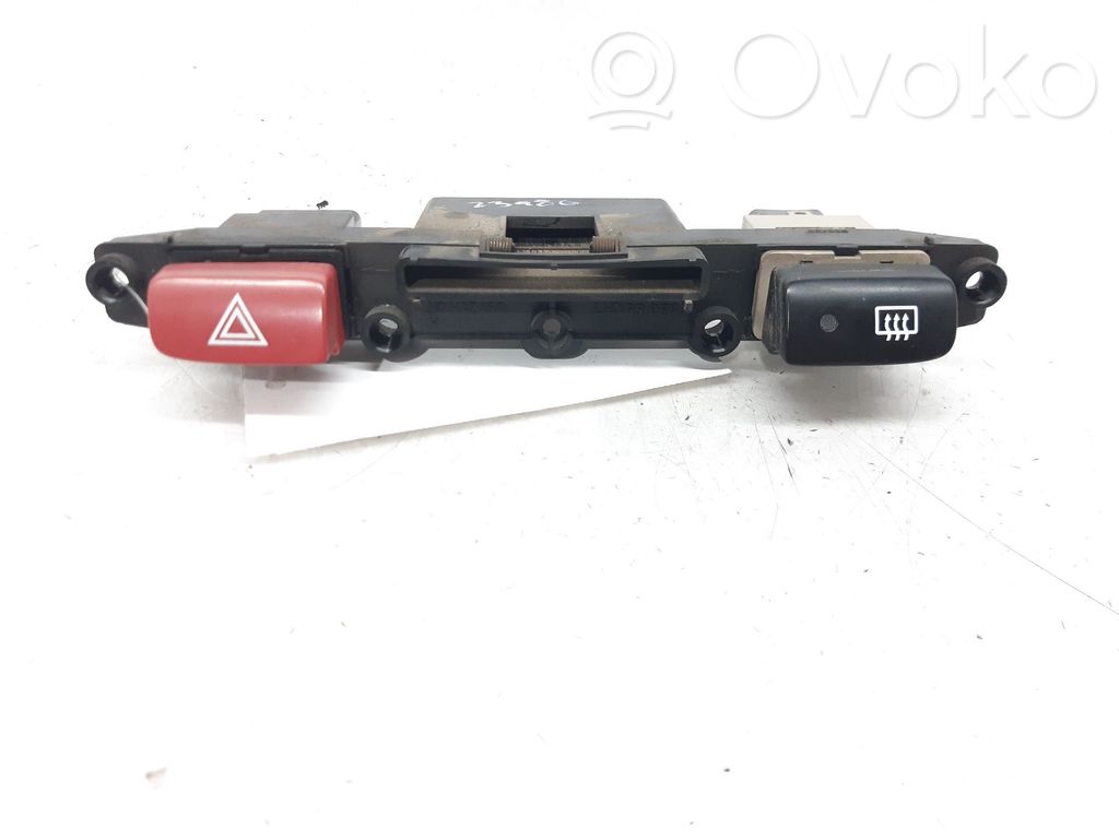 KIA Rio Botón interruptor de luz de peligro 