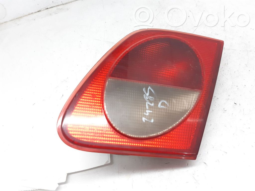 Lampy tylnej klapy bagażnika   2108204064