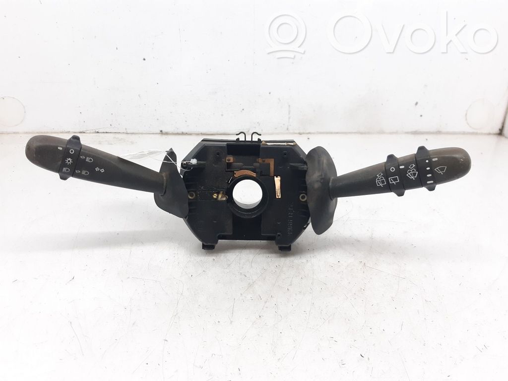 Alfa Romeo 147 Interruptores/botones de la columna de dirección 