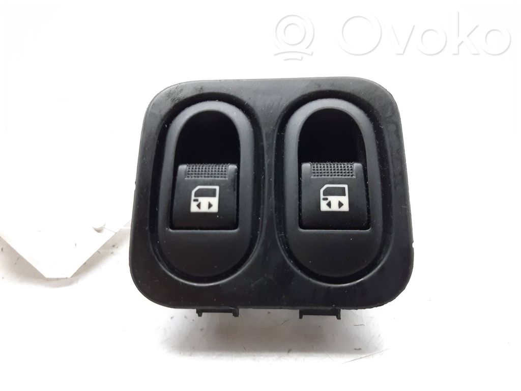 Peugeot 1007 Interruptor del elevalunas eléctrico 