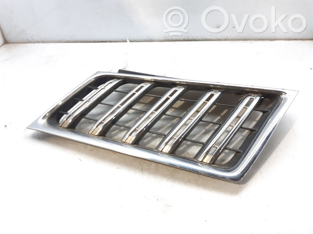 Mitsubishi L200 Atrapa chłodnicy / Grill 