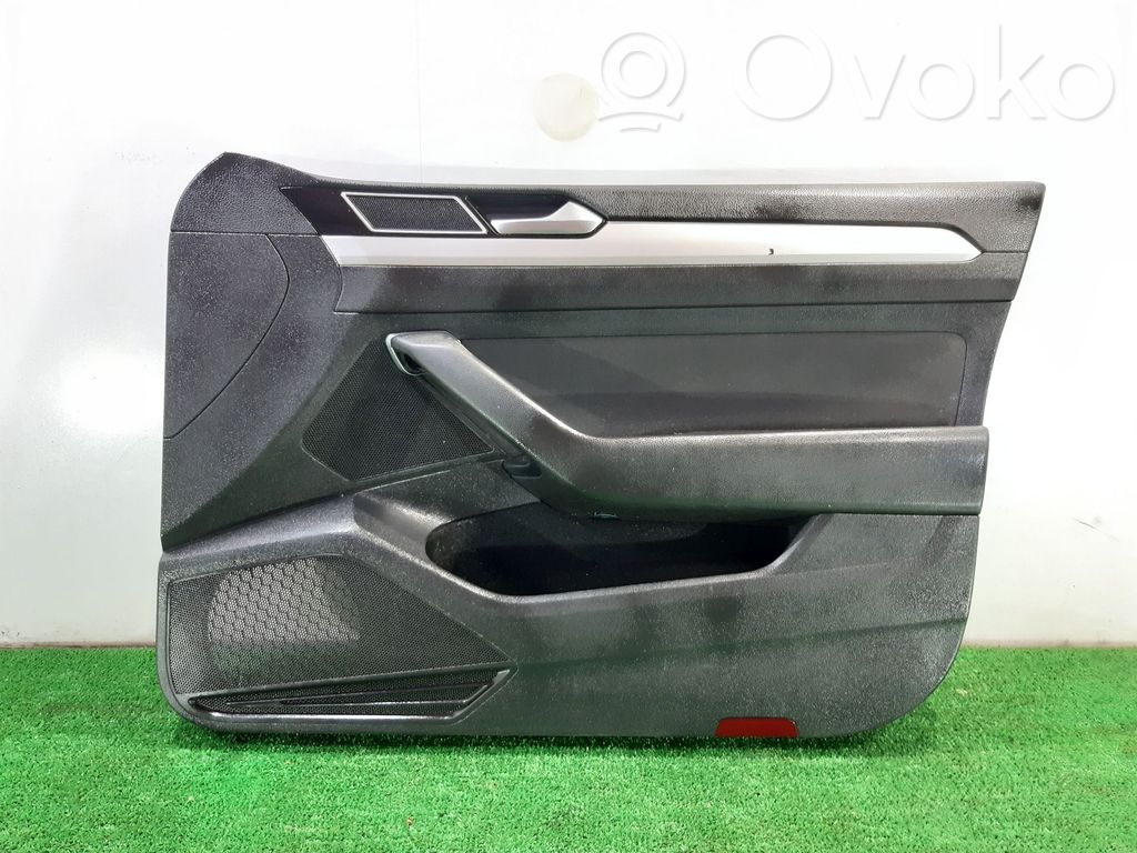 Volkswagen PASSAT B8 Rivestimento del pannello della portiera anteriore