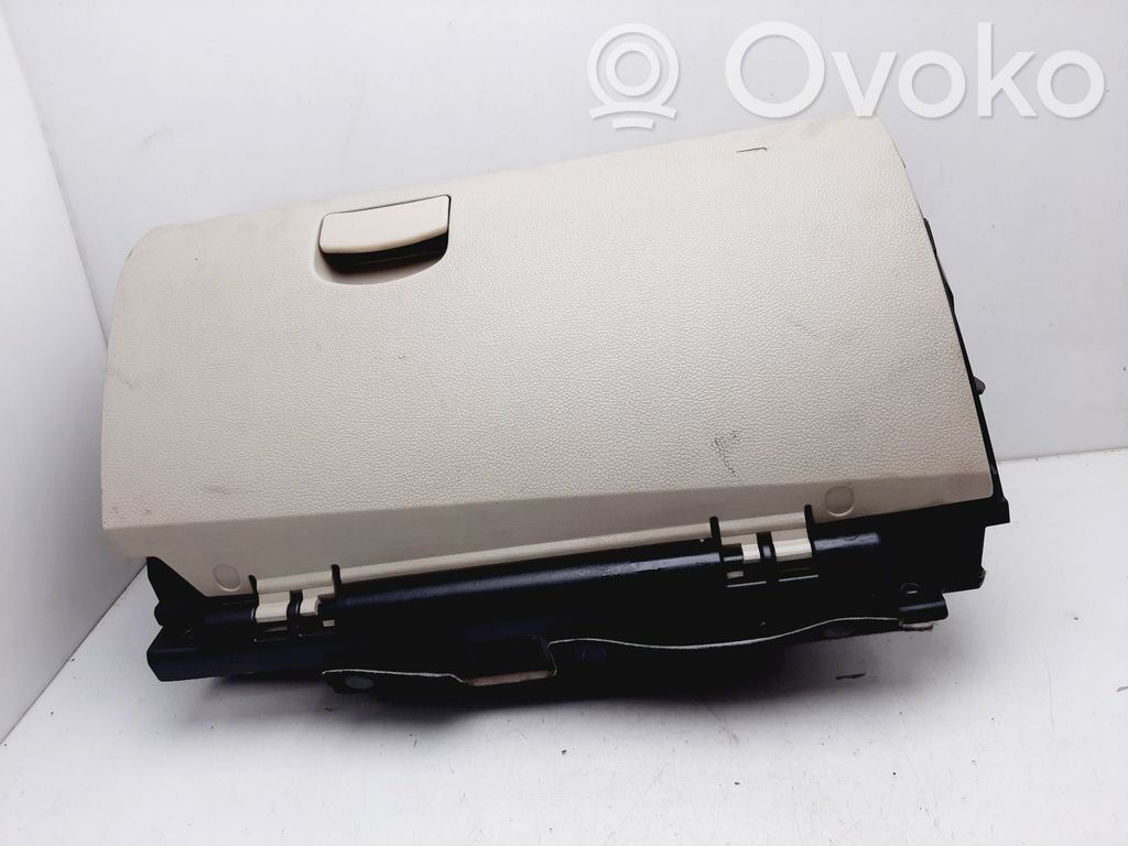 Guantera   66208AJ010