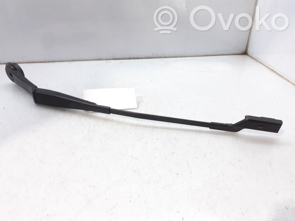 Ford Focus Front wiper blade arm 