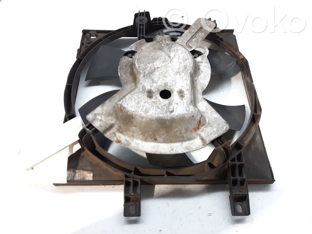 Nissan Primera Elektryczny wentylator chłodnicy 