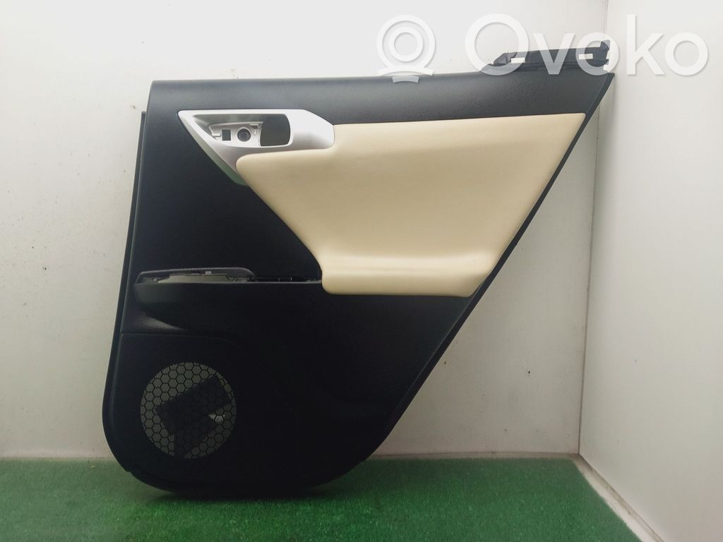 Lexus CT 200H Boczki / Poszycie drzwi tylnych 