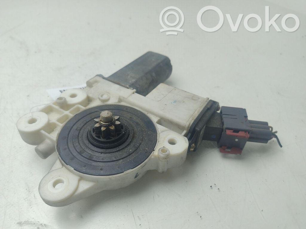 Toyota Corolla E120 E130 Takaoven ikkunan nostomoottori