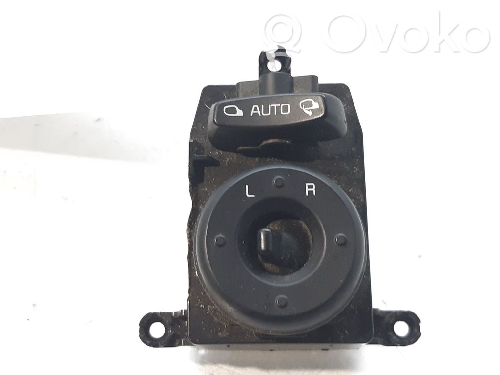 KIA Carens III Wing mirror switch 