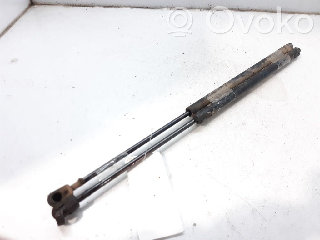 Opel Corsa B Amortiguador/puntal del maletero/compartimento de carga 
