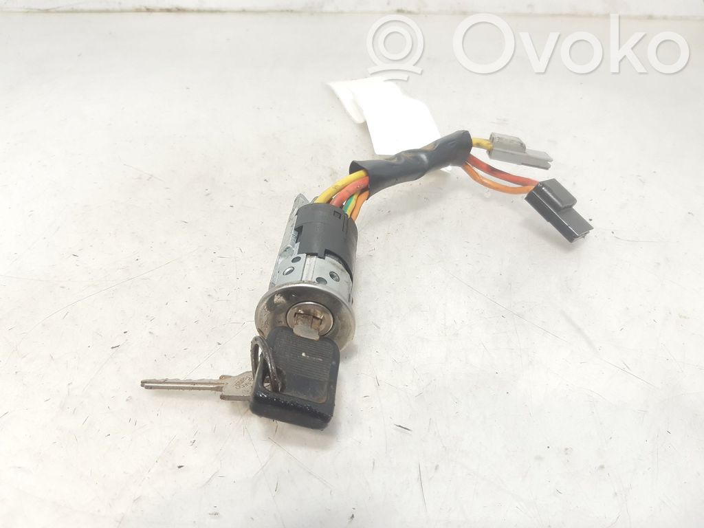 Renault Clio I Ignition lock 