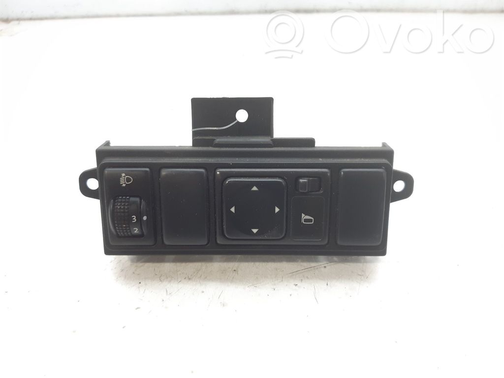 Nissan Tiida C11 Wing mirror switch 