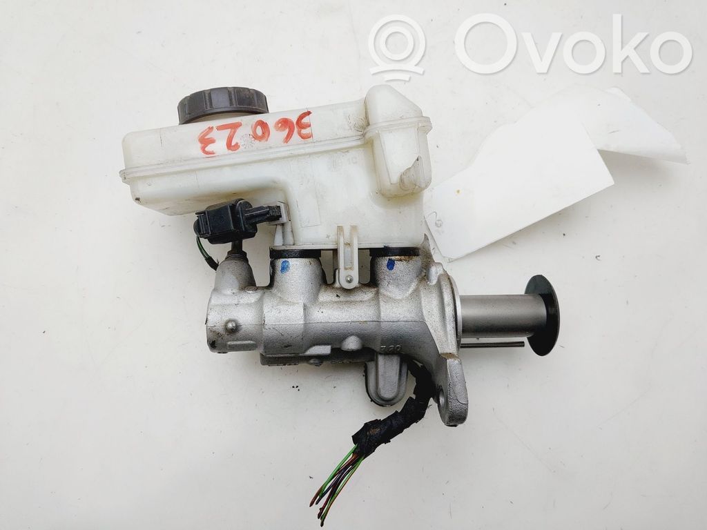 Audi A3 S3 8V Główny cylinder hamulca 