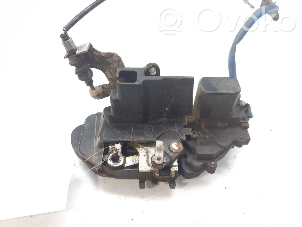 KIA Carnival Priekšpusē slēdzene 