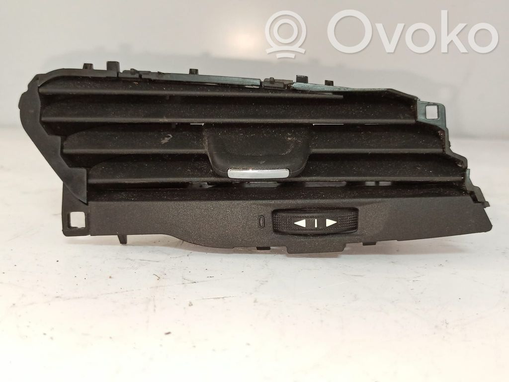 Opel Corsa E Rejilla de ventilación central del panel 