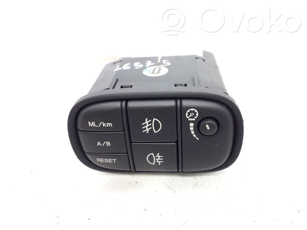 Light switch   XR838476