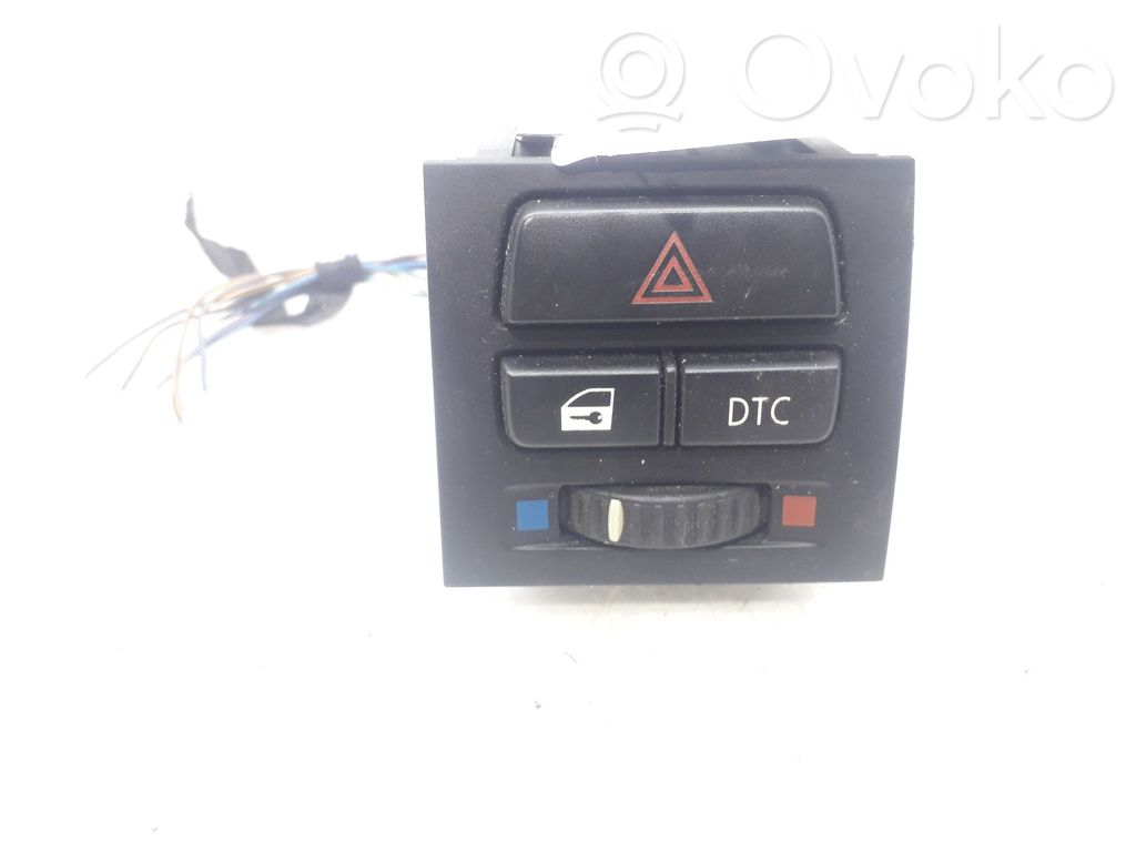 Botón interruptor de luz de peligro   549549533