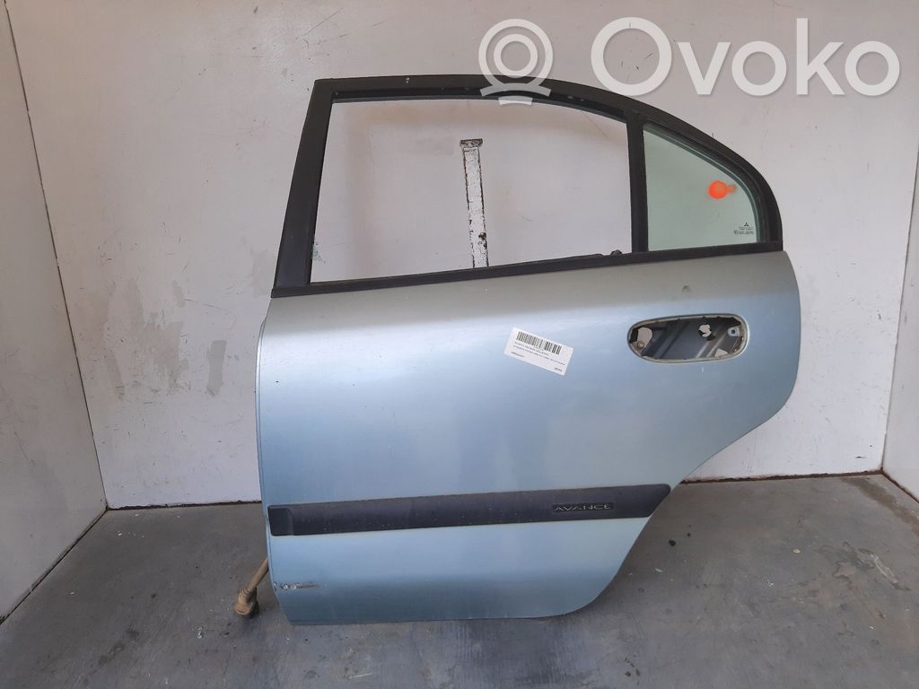 Mitsubishi Carisma Puerta trasera 