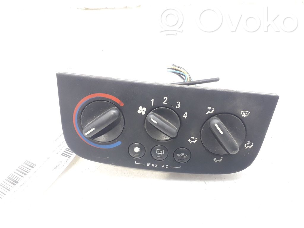 Opel Corsa C Climate control unit 