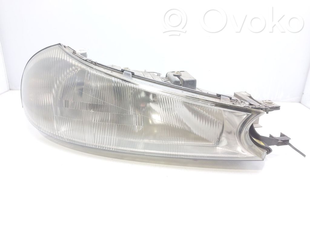 Ford Mondeo MK II Lampa przednia 