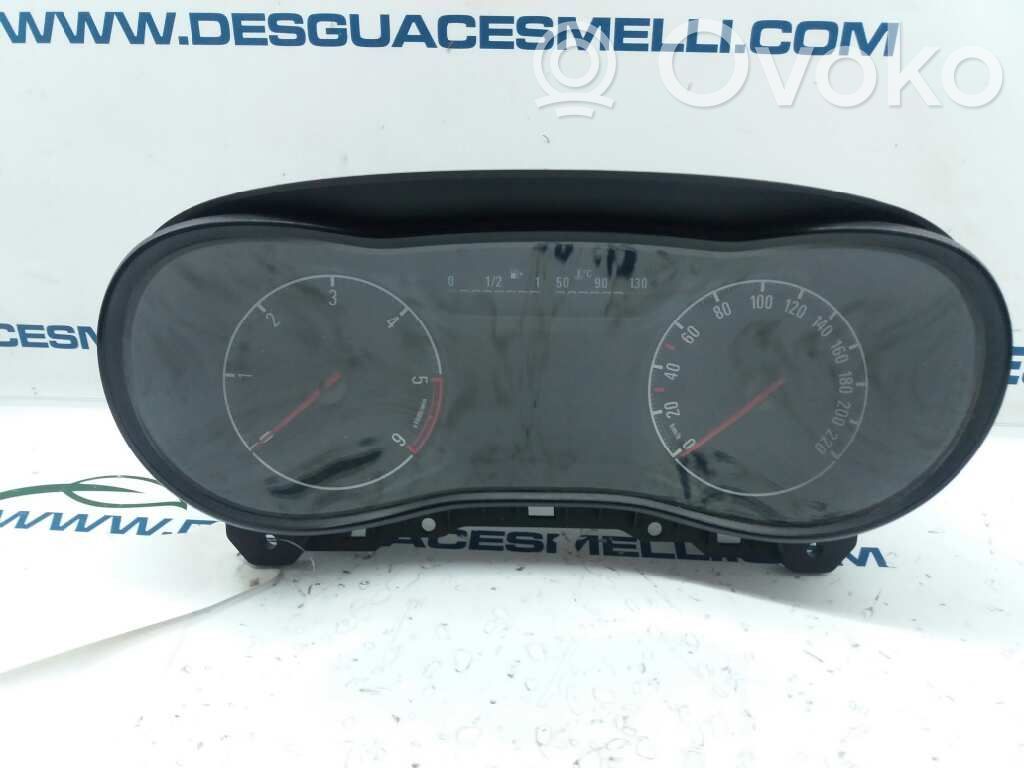 Opel Corsa E Geschwindigkeitsmesser Cockpit 