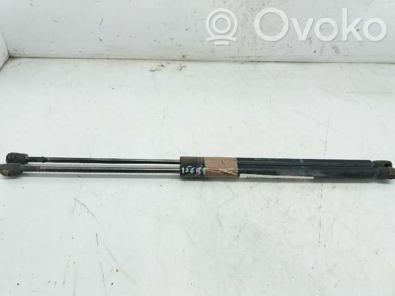 Opel Corsa B Vérin de capot arrière 