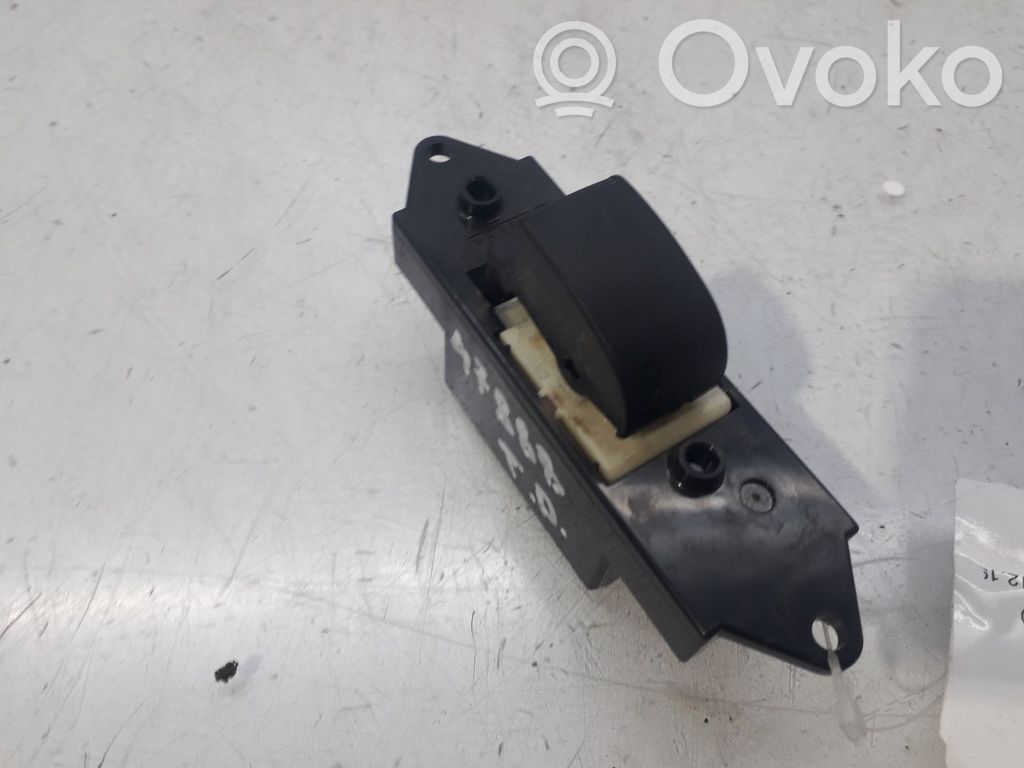 Interruptor del elevalunas eléctrico   MR587944