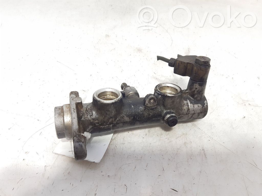 Mitsubishi Montero Główny cylinder hamulca 