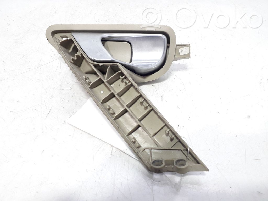 Nissan Primera Manecilla interna puerta delantera