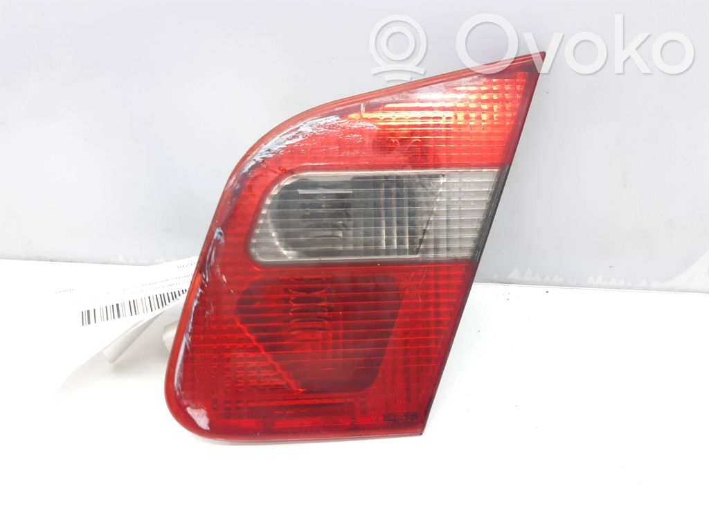 Mitsubishi Carisma Galinis žibintas dangtyje 
