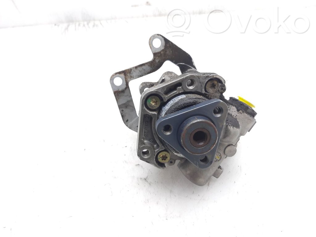 BMW 5 E39 Ohjaustehostimen pumppu 