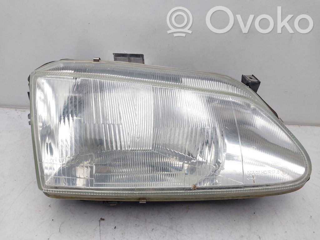 Renault Megane I Lampa przednia 