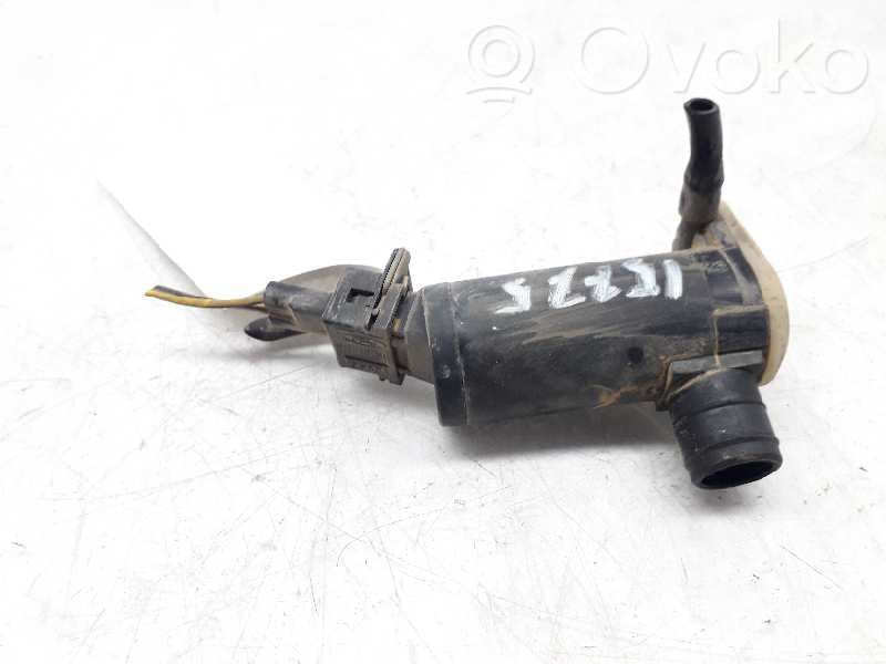 Ford Fiesta Windscreen/windshield washer pump 