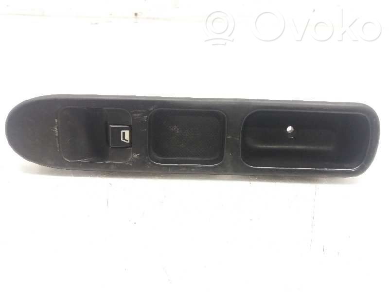 Peugeot 307 Electric window control switch 