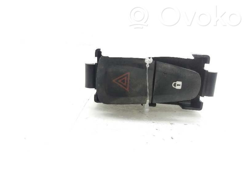 Renault Megane III Hazard light switch 