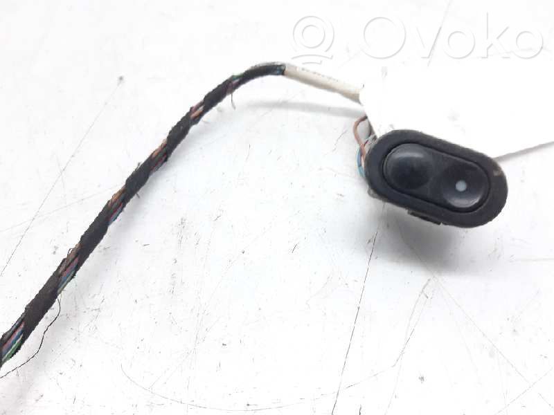 Opel Corsa B Interruptor del elevalunas eléctrico 