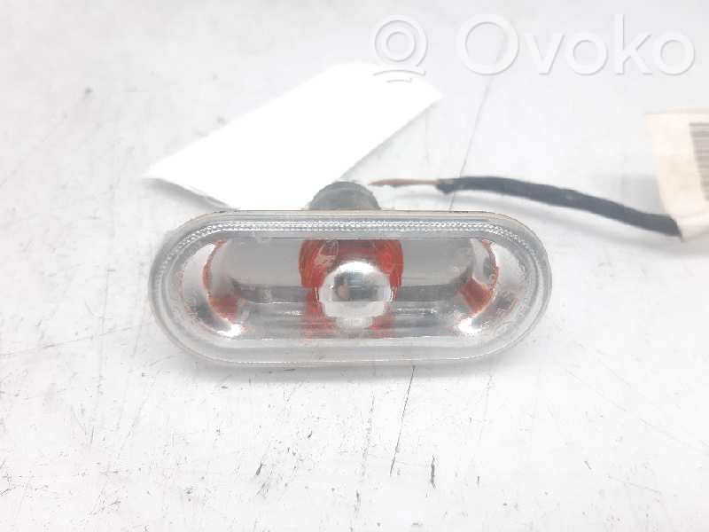 Volkswagen Amarok Front fender indicator light 