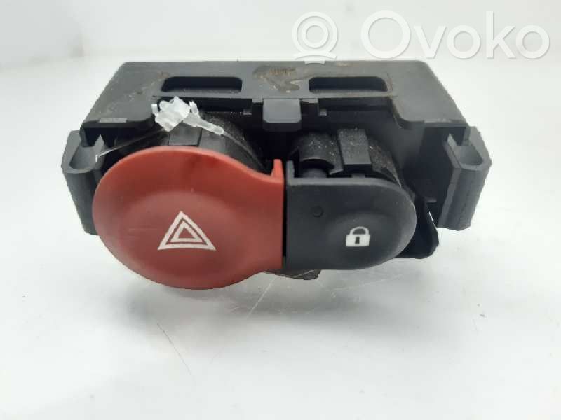 Renault Clio III Hazard light switch 