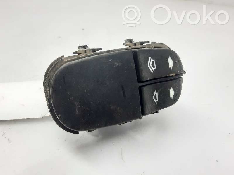 Interruptor del elevalunas eléctrico   YS4T14529AA