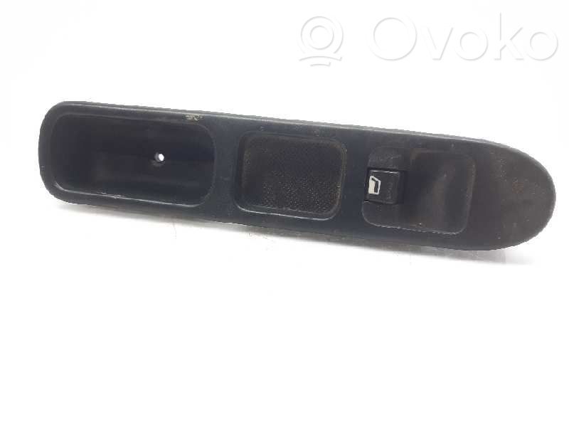 Peugeot 307 Electric window control switch 
