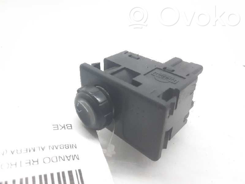 Nissan Almera N16 Interruptor del espejo lateral 