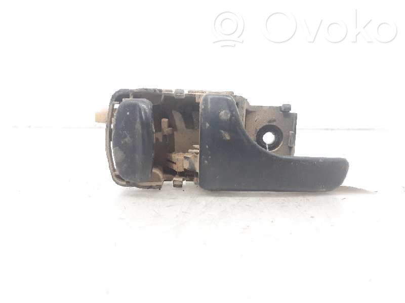 Nissan Terrano Manecilla interna puerta trasera 
