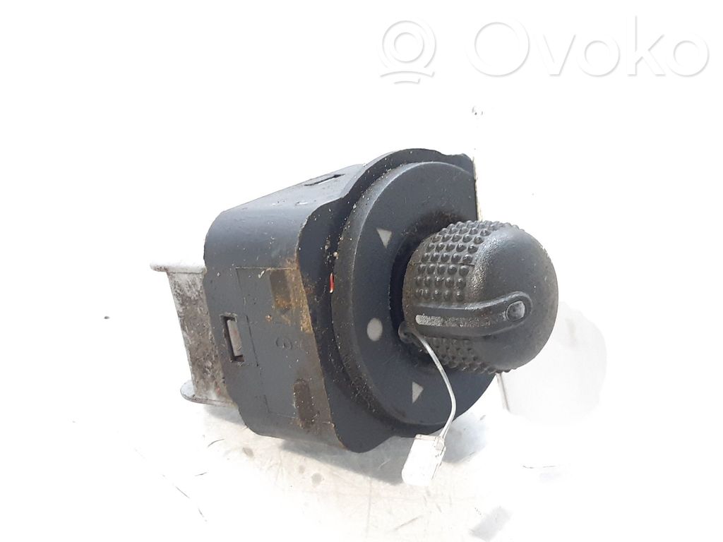 Peugeot Bipper Interruptor del espejo lateral 