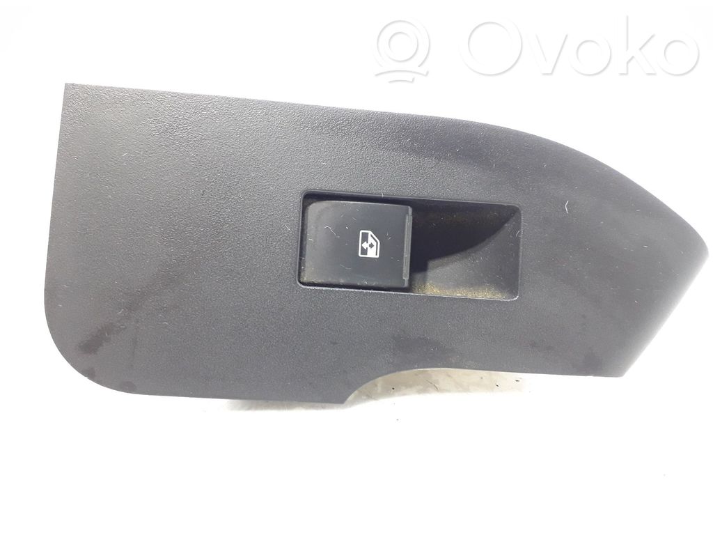 Chevrolet Captiva Electric window control switch 