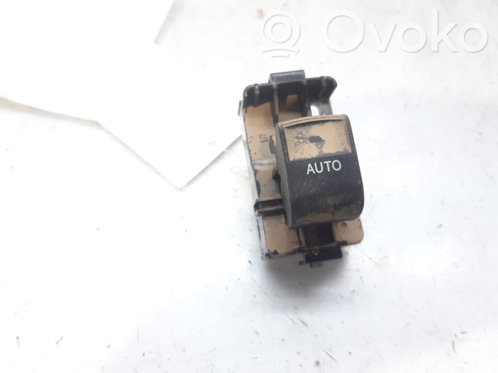 Toyota Auris 150 Electric window control switch 