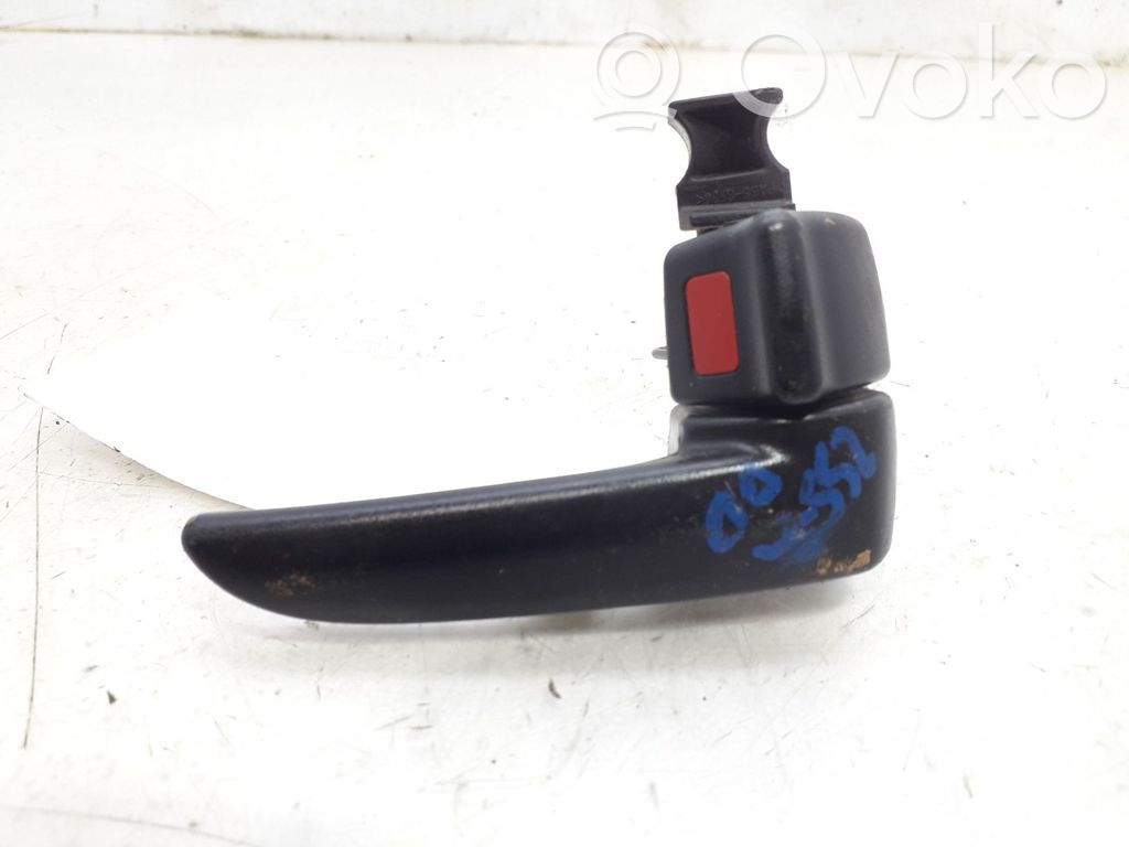 Manecilla interna puerta delantera   D35058330E02