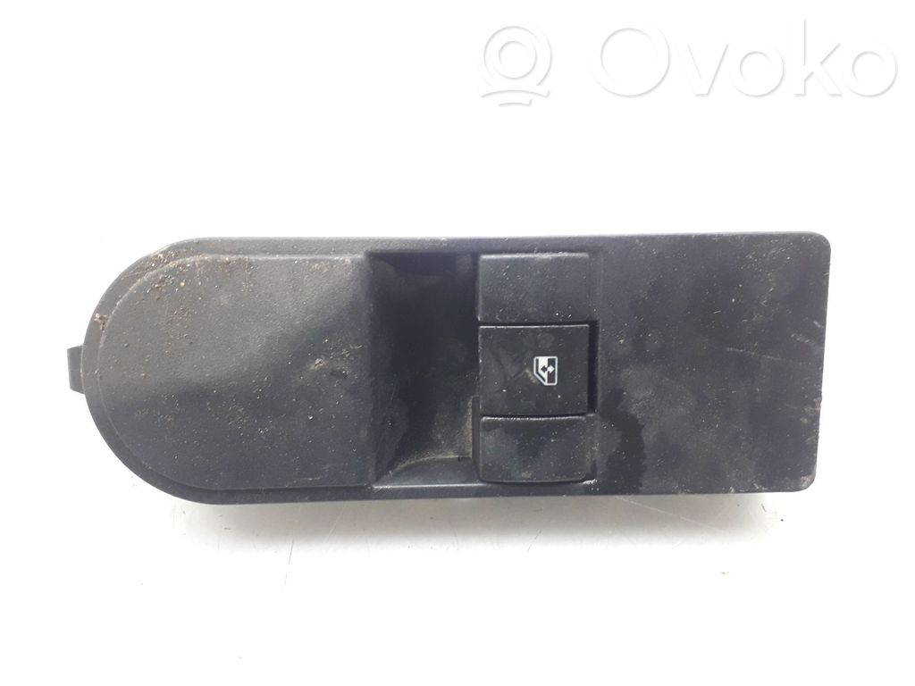 Opel Zafira B Electric window control switch 