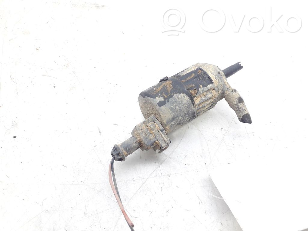 Mitsubishi Carisma Pompa spryskiwacza szyby przedniej / czołowej 